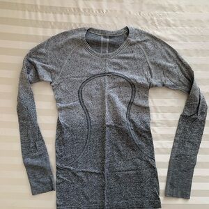 Lululemon Swiftly Relaxed Long-Sleeve Shirt (Size 6)